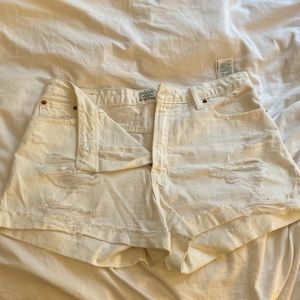 Abercrombie White Denim Shorts - Size 29